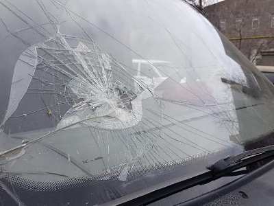 Deputy mayor of Armenia’s Goris: Azerbaijanis threw stones at car transporting bodies of fallen soldiers (PHOTOS)