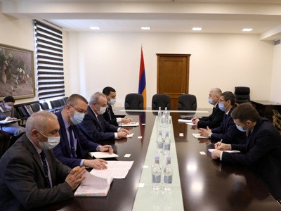 Շուրջ 4000 հայկական հուշարձաններ այս պահին գտնվում են ոչնչացման իրական վտանգի տակ. Դումանյանը՝ Ղազախստանի դեսպանին