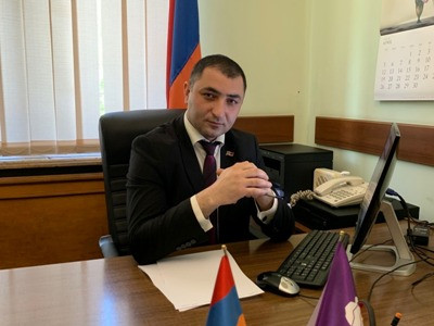 Armenia opposition MP asks PM why government failed to pay half of natural gas fees for borderline residents