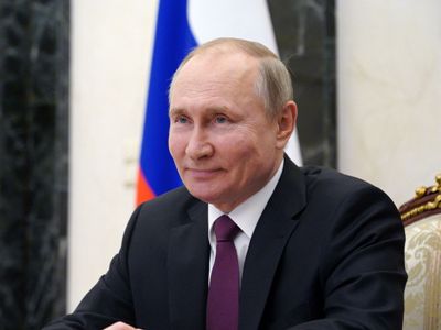 Putin awards Russian-Armenian figure Ruben Margaryan