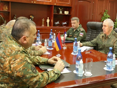 Armenia army chief receives commander of Russia peacekeeping contingent in Karabakh conflict zone