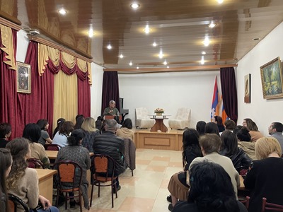 Artsakh Security Council chief meets with Stepanakert university lecturers, students