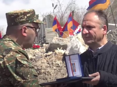 «Վստահ էր, որ հաղթելու ենք». զոհված Հայկազ Մկրտչյանի մեդալը Եռաբլուրում հանձնեցին հարազատներին