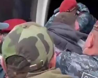 Yerevan police forcibly apprehend opposition movement members