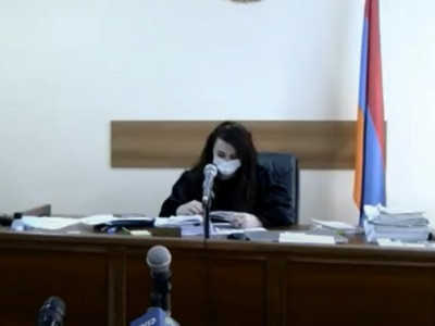 «Դուք չե՞ք լսում նախագահող դատավորին, ես ձեզ ավելի պրիմիտիվ բացատրեմ». դատավորը՝ փաստաբան Եգորյանին