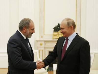 Meeting of Armenia PM and Russia President kicks off