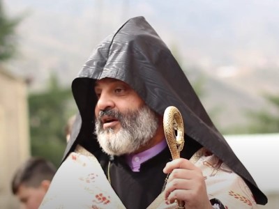 «Ի նշանավորումն հայոց գալիք հաղթանակի» արձանագրությամբ խաչքար օծվեց Տավուշի թեմի առաջնորդարանի և Արևիկ կենտրոնի բակում