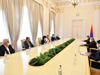 Armenia President meets with rectors of several universities
