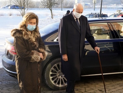 King of Norway recovers from knee surgery