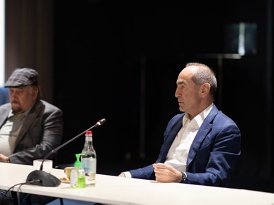 Armenia ex-President Kocharyan recently meets with NGO-representing intellectuals (PHOTOS)