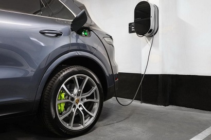 New Porsche Cayenne to be converted into electric car