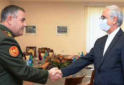 Начальник Генштаба ВС Армении принял посла Ирана