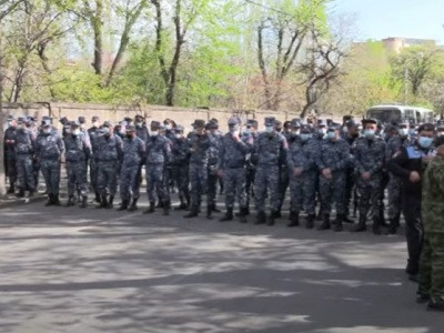 Armenia minister not allowed to enter parliament building from entrance on Baghramyan Avenue in Yerevan