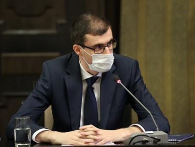 «Աշխատողների հանգստյան իրավունքը խախտվում է». Մեսրոպ Առաքելյանը դեմ է Ամանորի ոչ աշխատանքային օրերը կրճատելուն