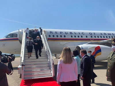 Armenia President arrives in Georgia on official visit