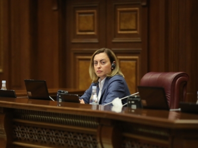 Միանձնյա գործելո՞ւ, թե կարծիքներ լսելու համար եք մեղադրում․ կողմնորոշվեք. Լենա Նազարյանը՝ ԼՀԿ պատգմավորներին