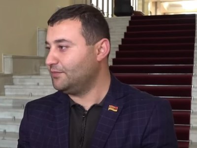 «2016-ին մենք հողեր ենք կորցրել, եթե հողեր կորցնելը նշանակում է հաղթանակ, էս էլ որակեք հաղթանակ». Նարեկ Գրիգորյան