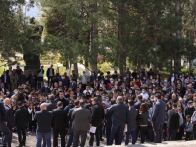 Armenia premier speaks in Vayots Dzor Province (PHOTOS)