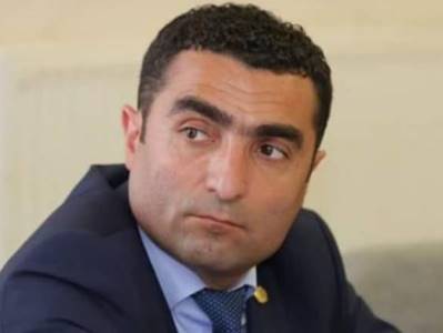 Ռոմանոս Պետրոսյանը դատարանում պարտվել է. դպրոցի տնօրենը կվերականգնվի իր պաշտոնին