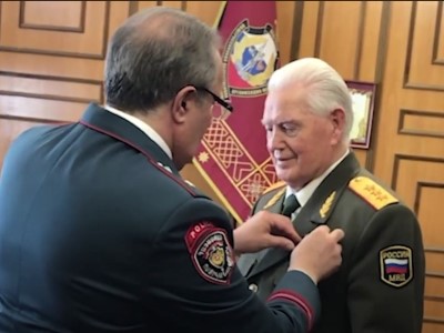Group of veterans of Russia Internal Affairs Ministry awarded by order of Armenia police chief