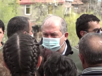 Armenia President meets with residents of settlements of Syunik Province