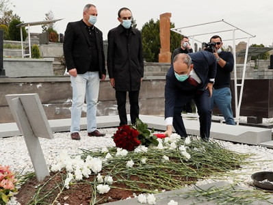 Armenia PM pays tribute to Arkady Ter-Tadevosyan