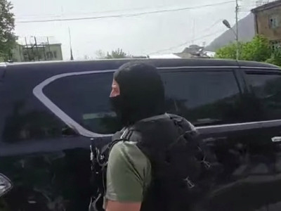Agarak residents do not allow Armenia PM to march there, he leaves town