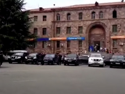 Armenia PM visit to Kapan town gets mixed reaction
