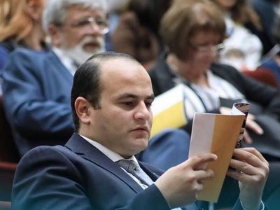 Armenia ex-MP to continue service in government