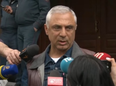 Ես հիմա ասում եմ՝ Նիկոլ, արի վաղը հանդիպենք հանրային ձեւով. ուզում ես տետ ա տետ հանդիպենք, ես եւ դու. Արտակ Թովմասյան