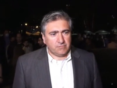 ARF-D member provides first aid to police officer who started feeling bad during clashes in Yerevan