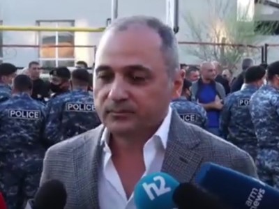 Հրաչյա Հակոբյանին հրավիրում եմ բոքսի, որտեղից նա ծնկաչոք է դուրս գալու. Վահե Հակոբյան