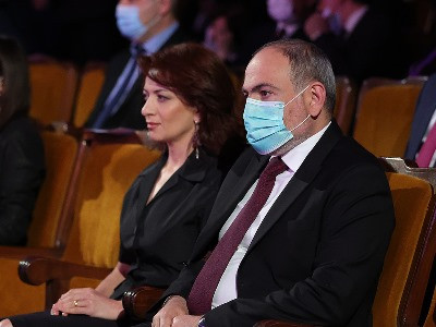 Armenia PM, wife attend final "Remembrance Trilogy" concert dedicated to Armenian Genocide anniversary (PHOTO)