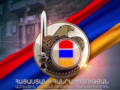 ԱԱԾ-ում նշել են սահմանապահի օրը. ԱԱԾ տնօրենը հավերժ հերոսացած սահմանապահների հարազատներին են հանձնել պետական պարգեւներ