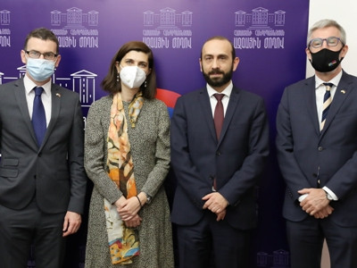 Armenia Parliament Speaker holds working discussion with Swedish and British Ambassadors and UNDP representative