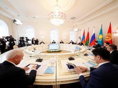 Armenia's Pashinyan attends Eurasian Intergovernmental Council's narrow-format meeting