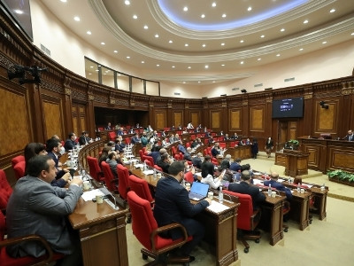 Armenia parliament starts closed session