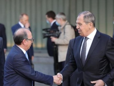 Russia FM arrives in Armenia