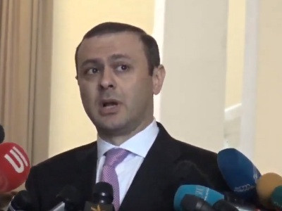 Անվտանգության խորհրդի ղեկավարը փորձեց բացատրել, թե ինչու են ռուս զինվորականները Փաշինյանին ուղեկցել Սյունիք
