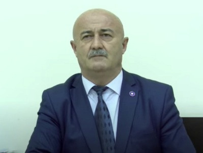 Լեւոն Տեր-Պետրոսյանը հիպնոս էր անում, դրա համար ես իր ելույթների ժամանակ  ցվրվում էի. Հովիկ Աղազարյան