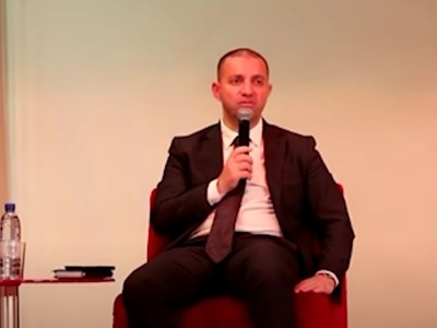 Մերը սեփական մոդել է. Քերոբյանի պատասխանը աշակերտի «բարդ» հարցին
