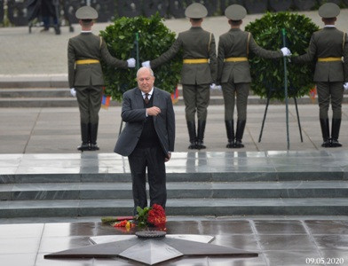 Armenian President congratulates nation on Victory and Peace Day
