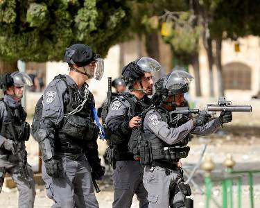 Palestinians wounded in clashes with police in East Jerusalem topped 305