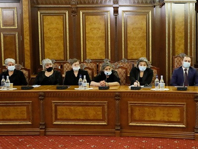 Ամփոփվել է քրգործերից առաջինի ուսումնասիրությունը. Փաշինյանը հանդիպել է զոհված զինծառայողների հարազատներին