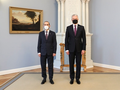 Armenia Parliament Speaker-led delegation meets with Lithuania President