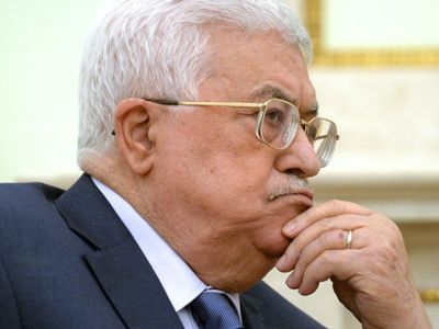 Palestinian leader discusses situation in region with King of Jordan and Iraq President