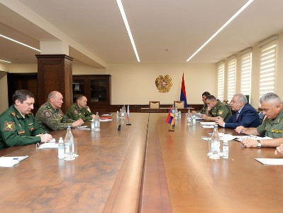 Armenia acting defense minister, Commander of Russia's Southern Military District discuss situation in Syunik Province