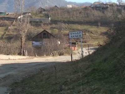 Գյուղացիների շրջանում խուճապ չկա, բոլորն իրենց տներում են, ուղղակի անորոշ վիճակ է. Ակների գյուղապետ