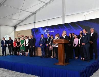 Newspaper: Armenia ex-President Sargsyan takes over "I have the honor" bloc electoral list process