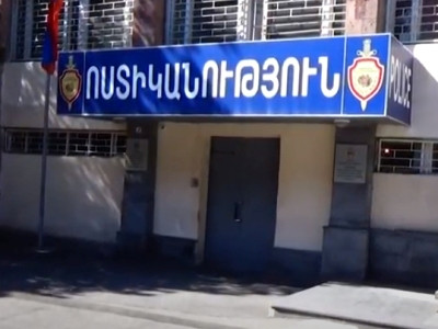 30-ամյա կինը, 2-ամյա դստեր դաստակները վառարանին հպելով, այրել է